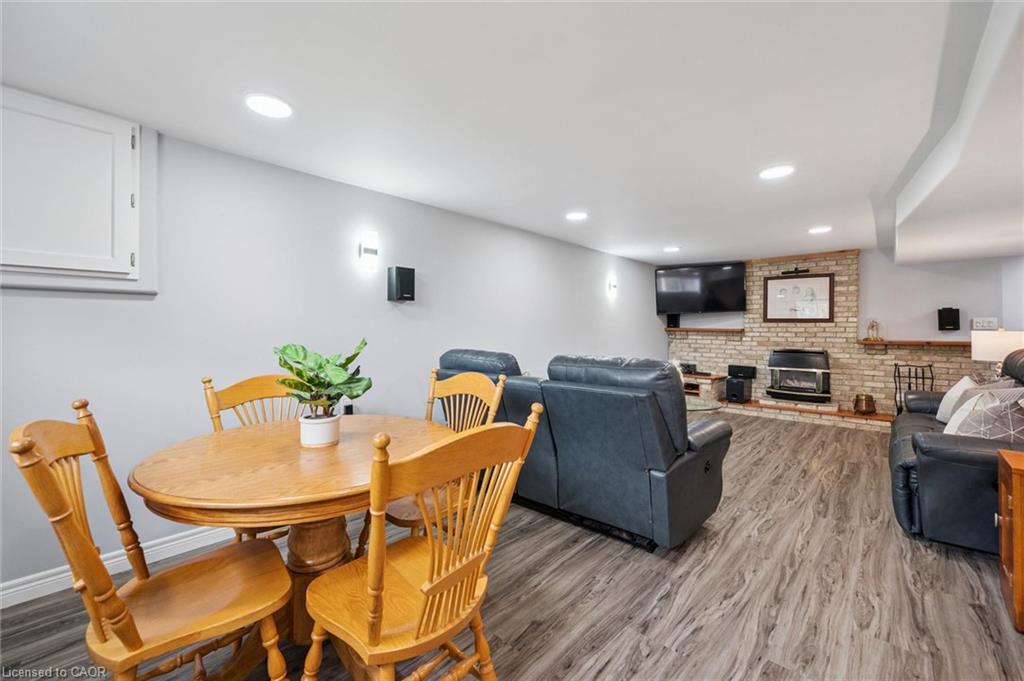 136 Woodlawn Avenue Property Photo 16