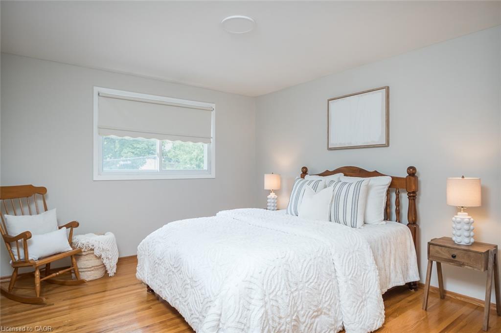 1237 Redbank Crescent Property Photo 11