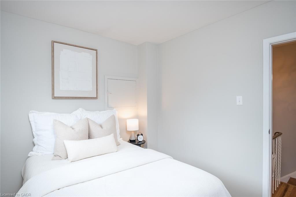 1237 Redbank Crescent Property Photo 15