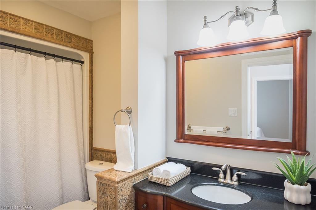 1237 Redbank Crescent Property Photo 16