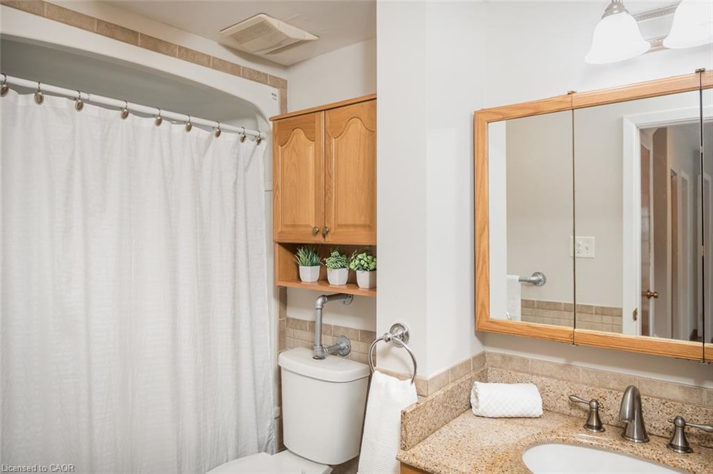 1237 Redbank Crescent Property Photo 18