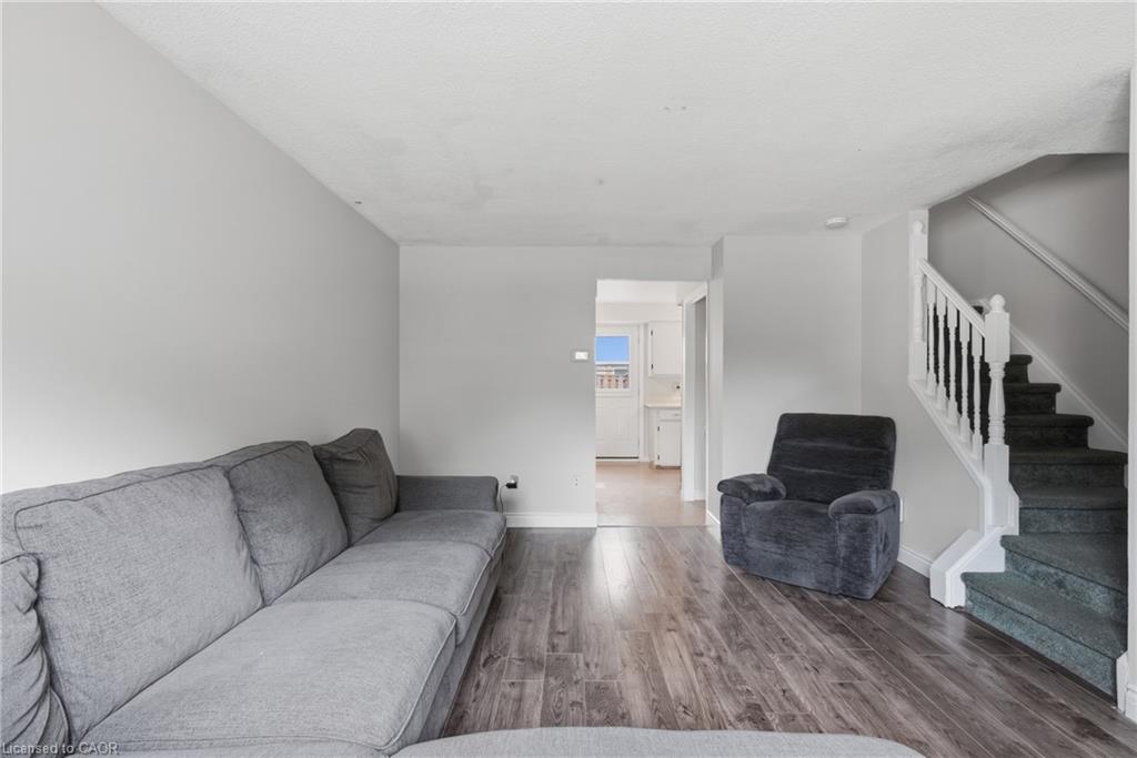 22-25 Linfield Drive Property Photo 6