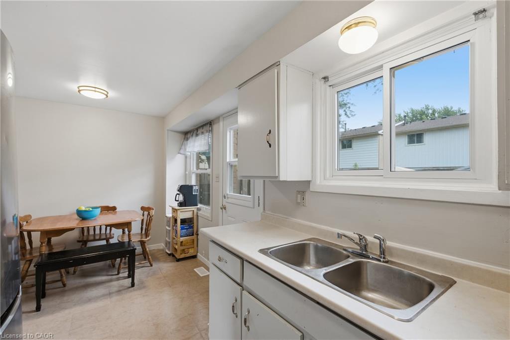 22-25 Linfield Drive Property Photo 10