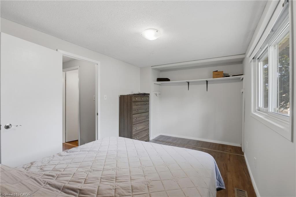 22-25 Linfield Drive Property Photo 14