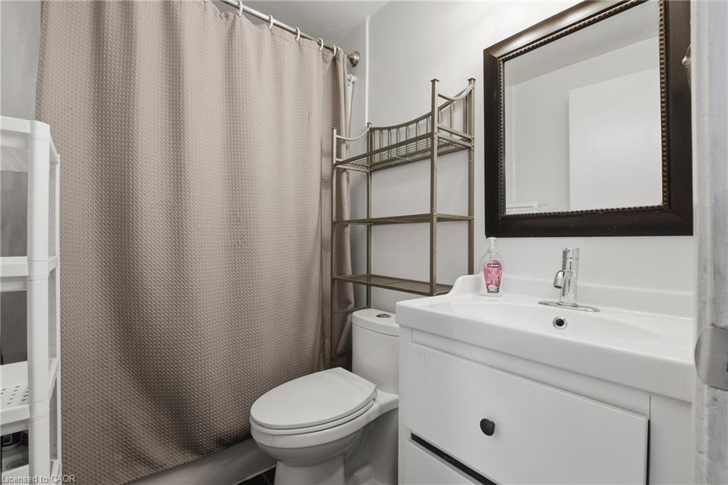 22-25 Linfield Drive Property Photo 19