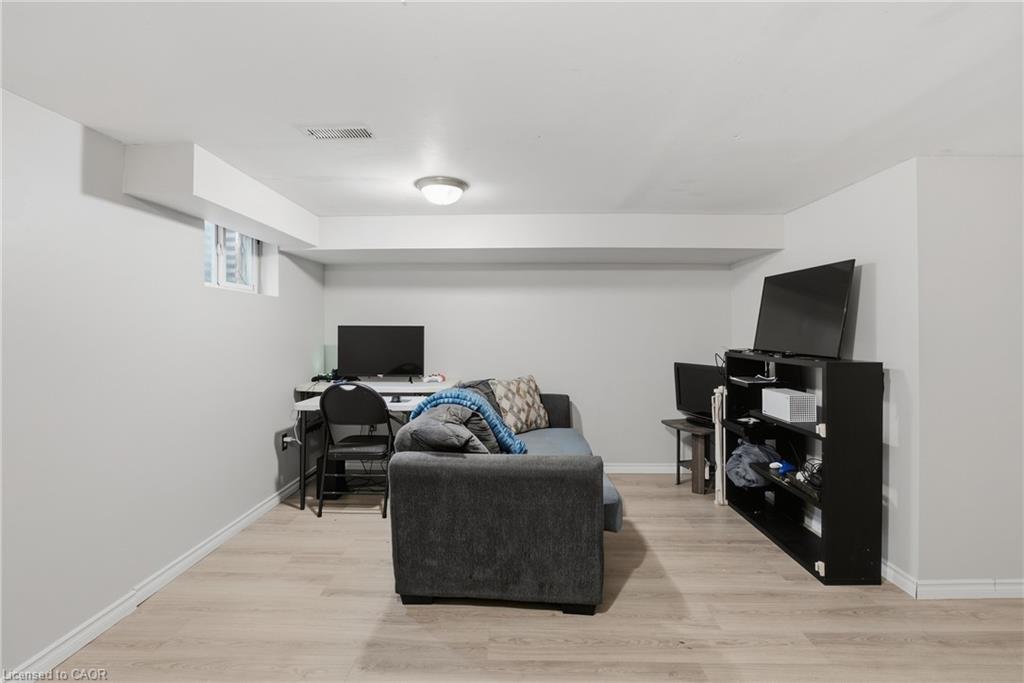 22-25 Linfield Drive Property Photo 22