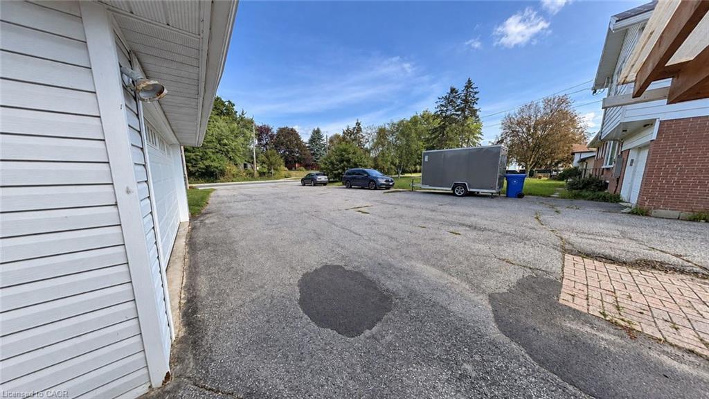 1369 Ravenshoe Road Property Photo 32