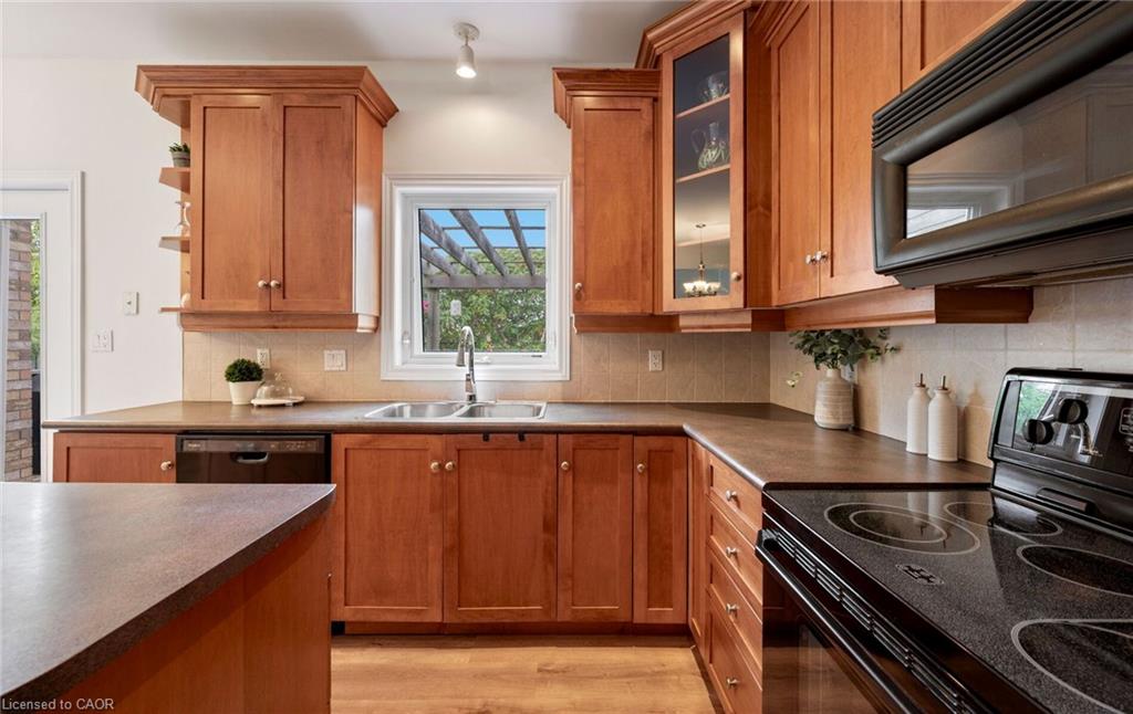 17 Nelles Street Property Photo 24