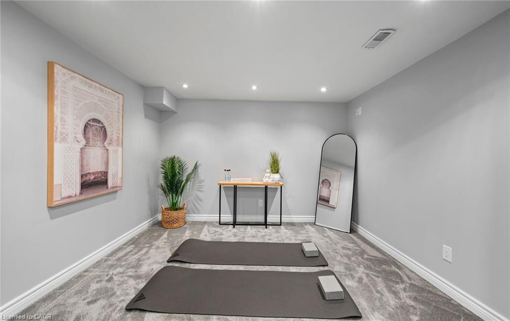 17 Nelles Street Property Photo 42
