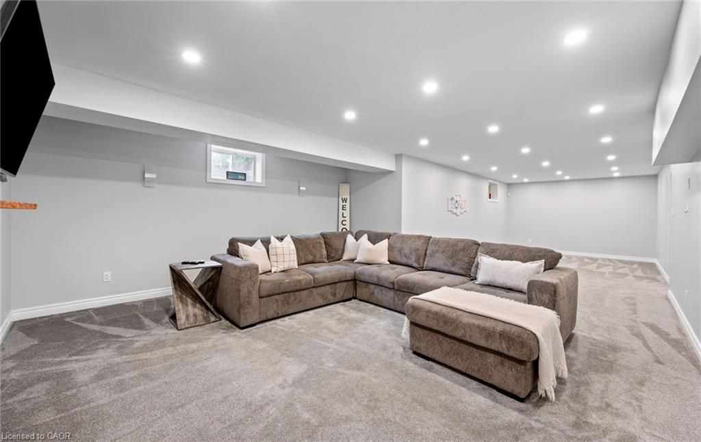 17 Nelles Street Property Photo 44