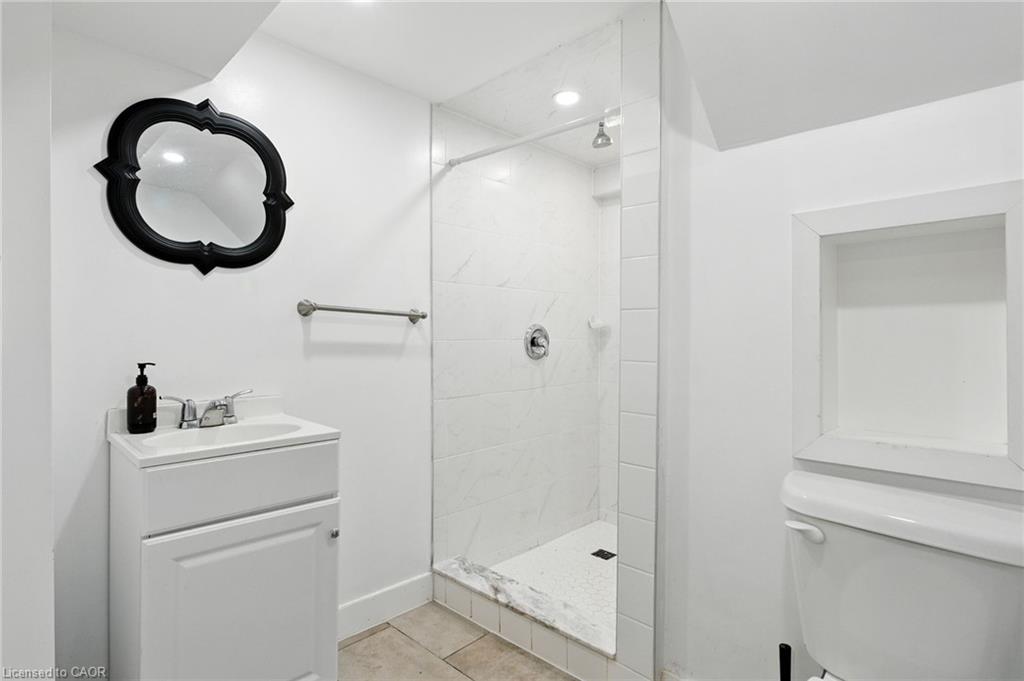 5039 Armoury Street Property Photo 6