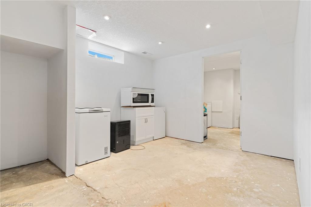 63 Cedarhill Crescent Property Photo 26