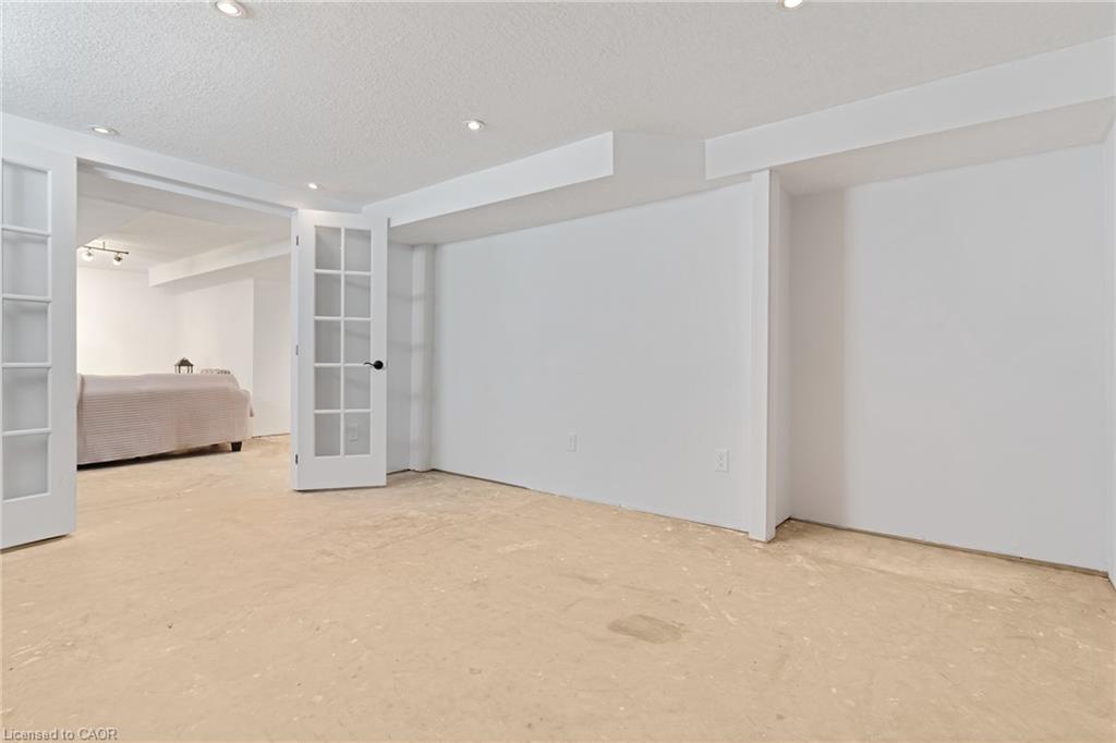 63 Cedarhill Crescent Property Photo 34
