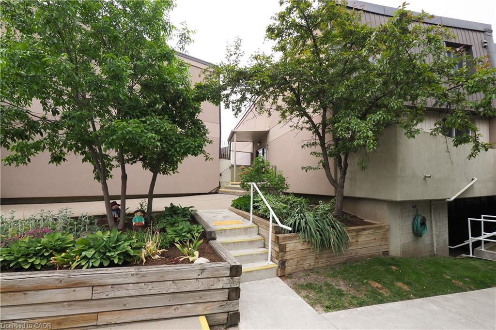 265-40 Tannery Street E Property Photo 1