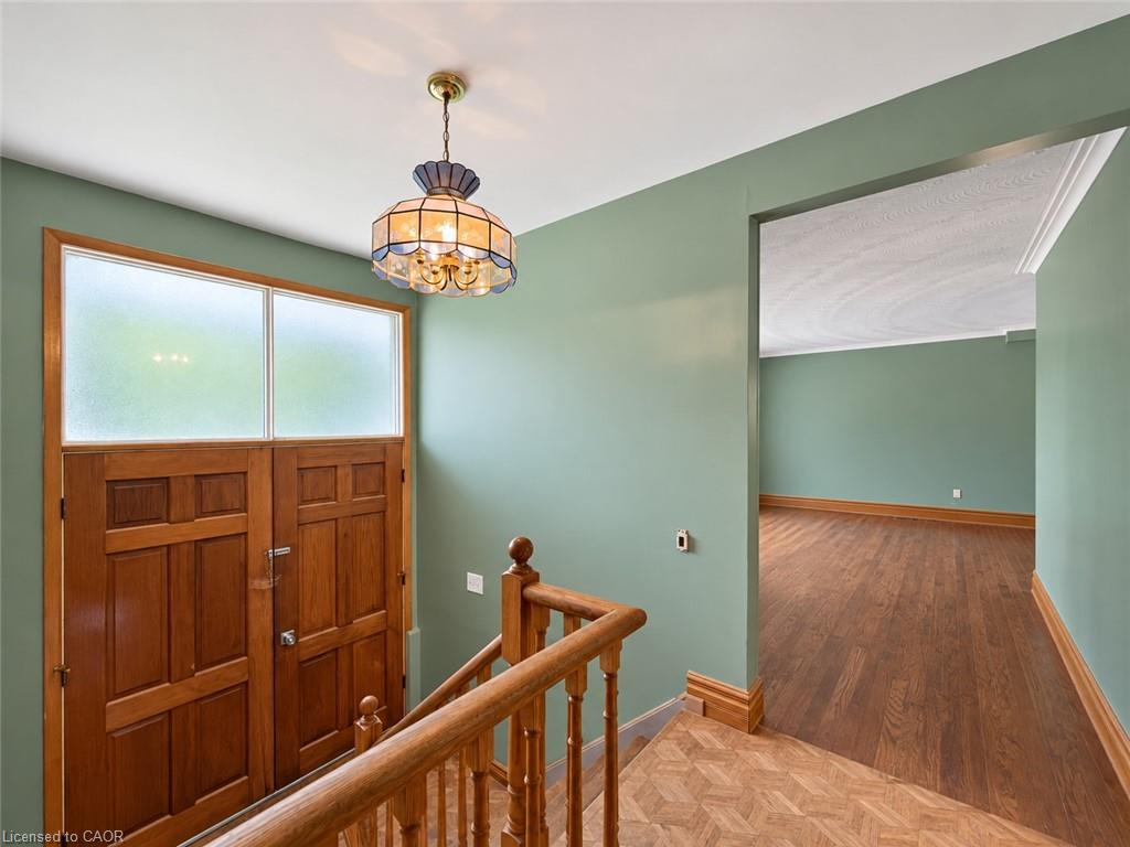 2490 Yarmouth Crescent Property Photo 10