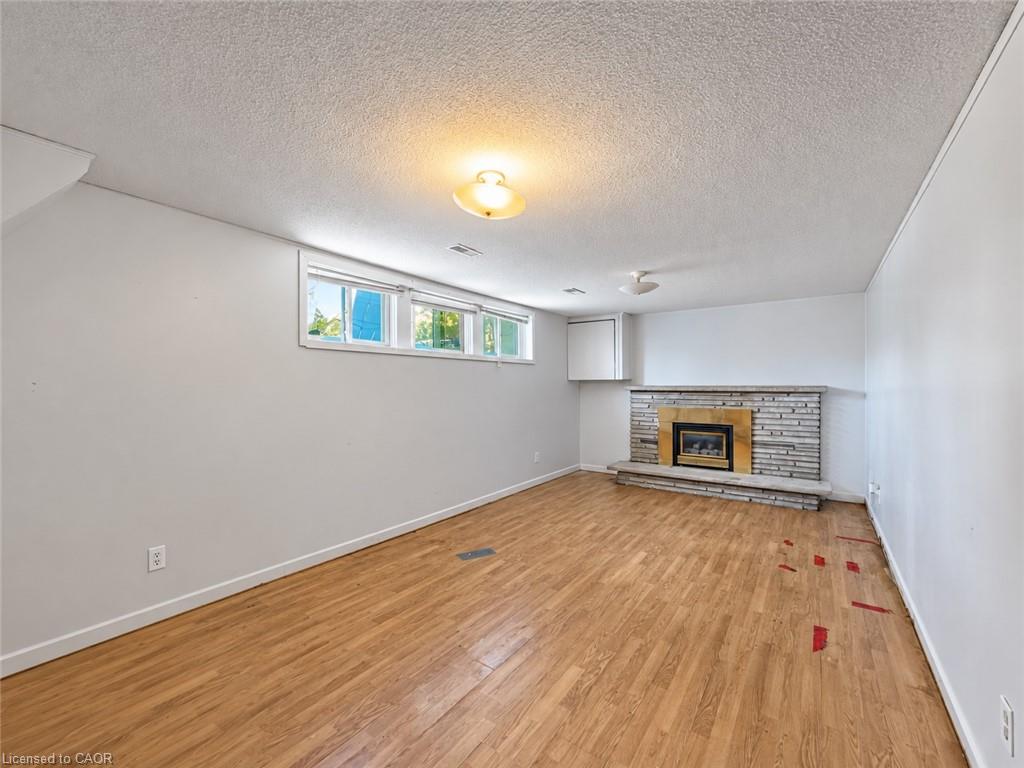 2490 Yarmouth Crescent Property Photo 29