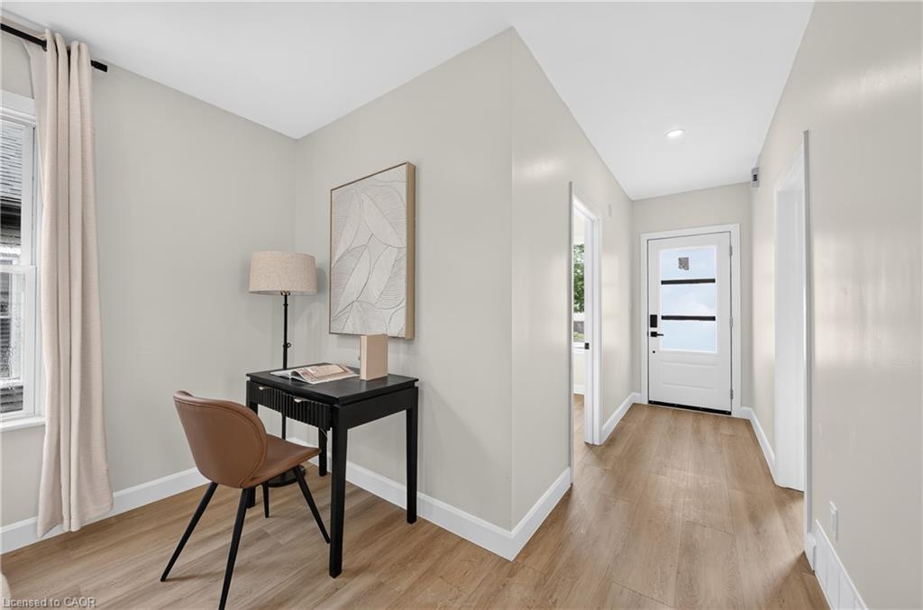 51 Queen Street S Property Photo 5