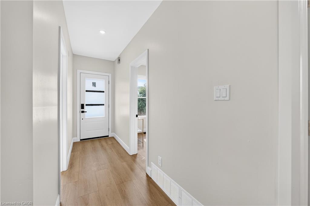 51 Queen Street S Property Photo 6