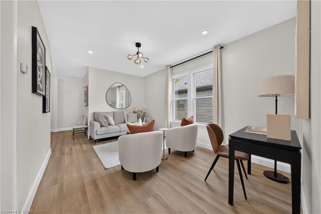 51 Queen Street S Property Photo 10
