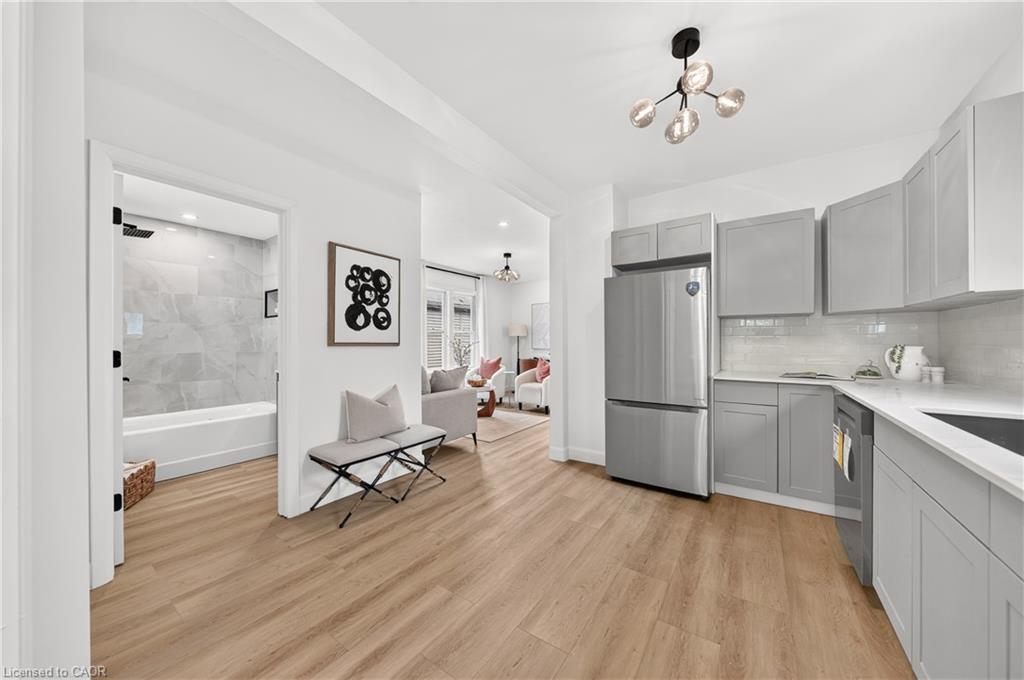 51 Queen Street S Property Photo 18