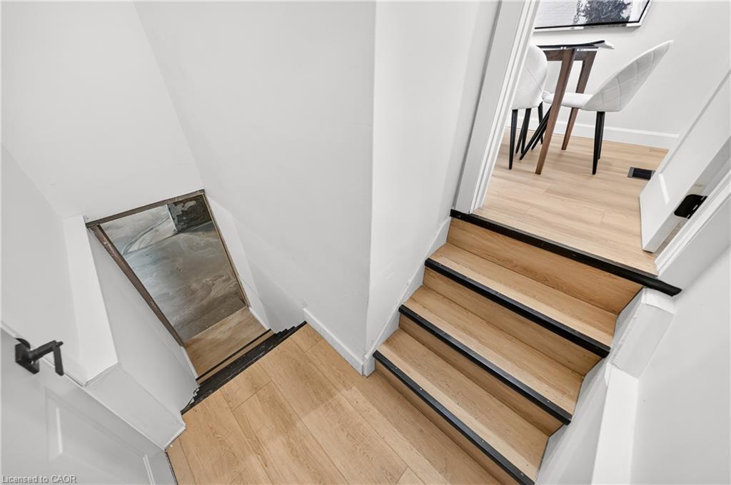 51 Queen Street S Property Photo 32