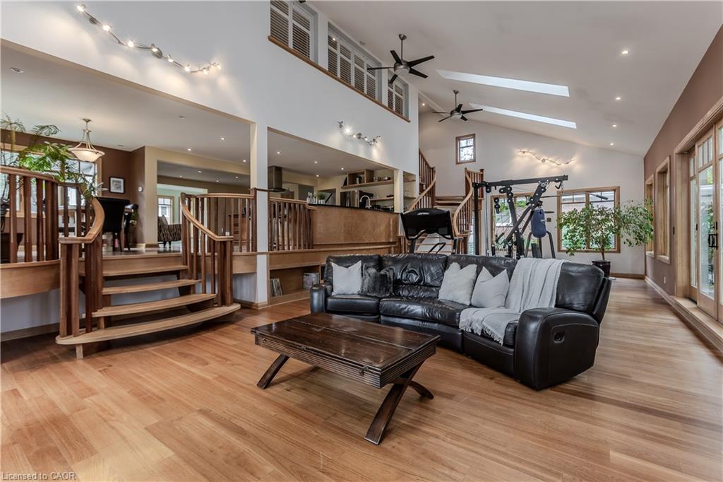 707 Ross Street Property Photo 4