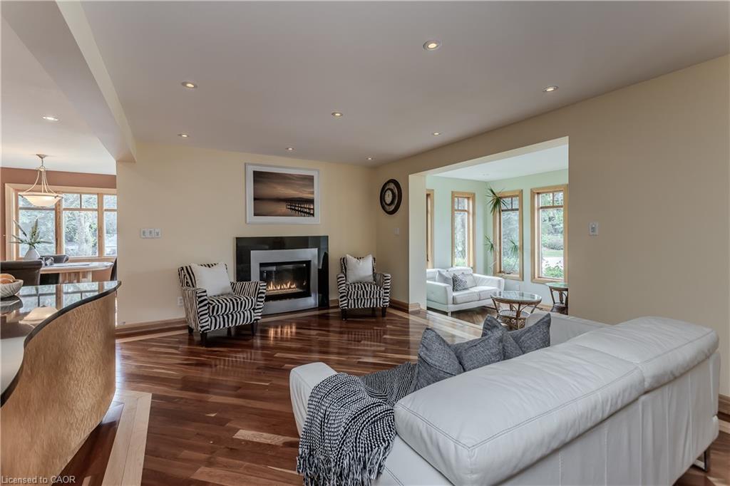707 Ross Street Property Photo 11
