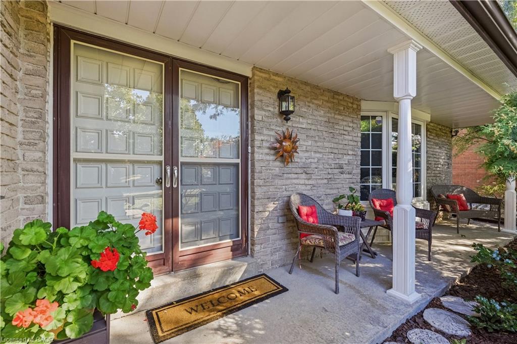 6888 Barrisdale Drive Property Photo 6