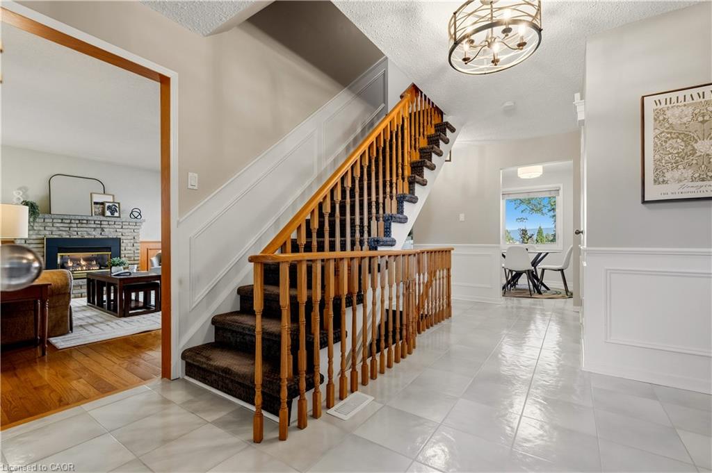 6888 Barrisdale Drive Property Photo 10