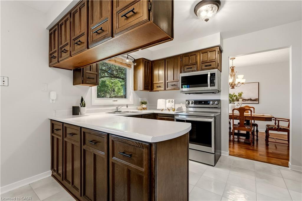 6888 Barrisdale Drive Property Photo 17