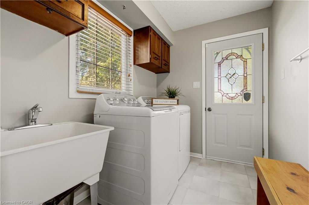 6888 Barrisdale Drive Property Photo 21