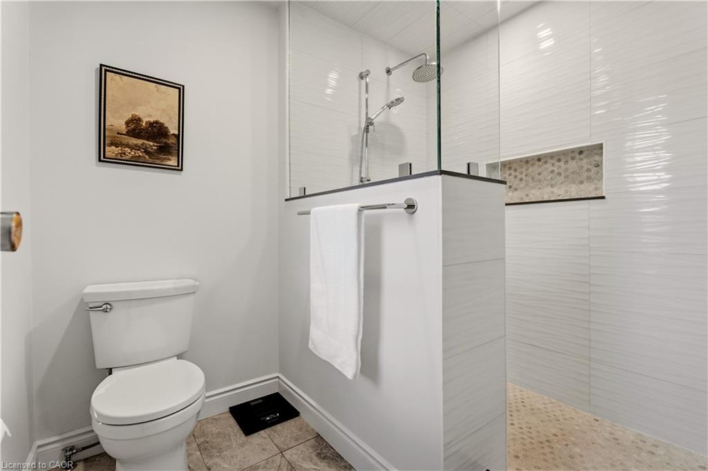 6888 Barrisdale Drive Property Photo 28