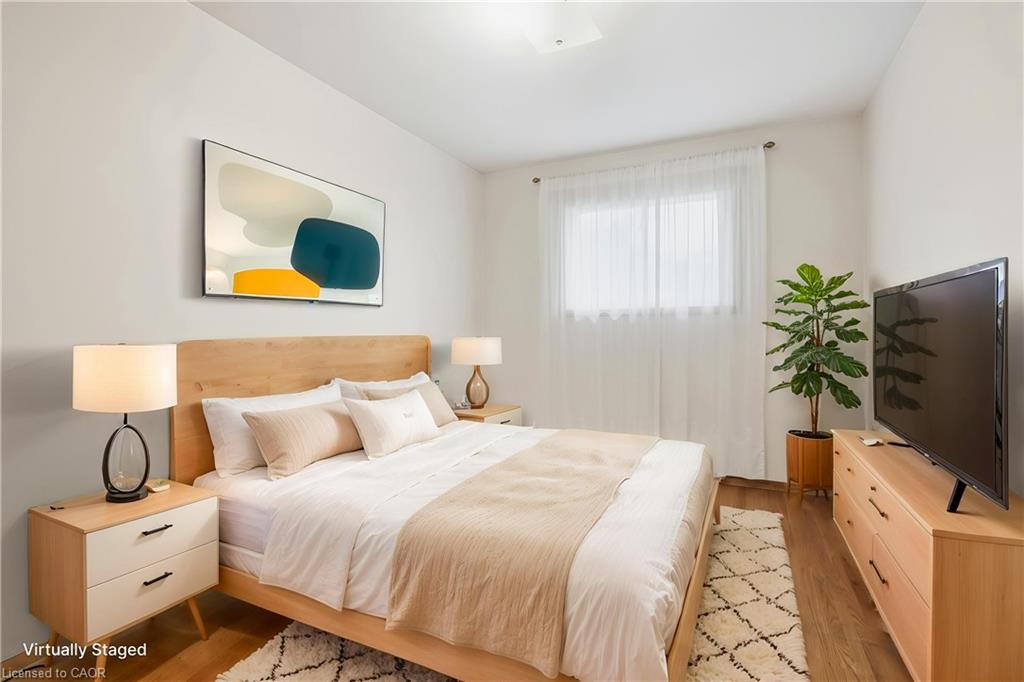 137 Picton Street E Property Photo 11