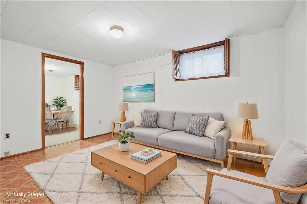 137 Picton Street E Property Photo 18