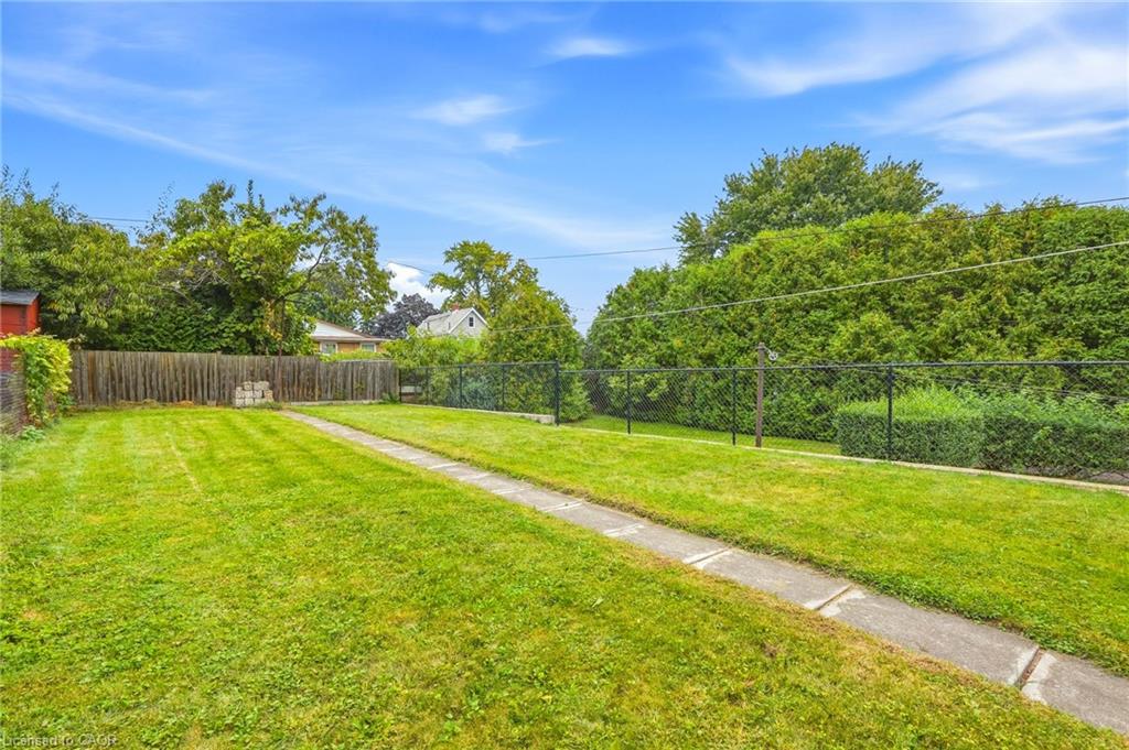 137 Picton Street E Property Photo 25