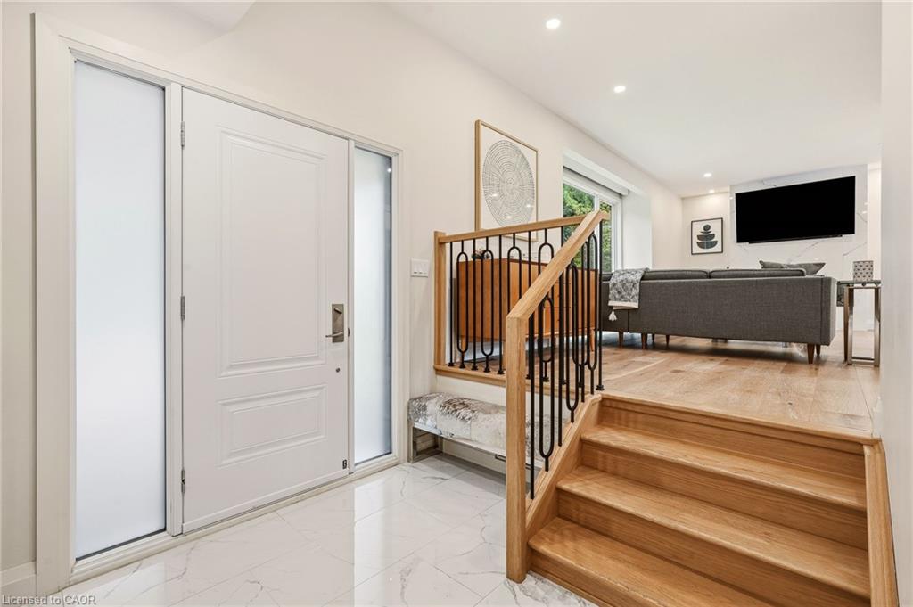 3368 Guildwood Drive Property Photo 3