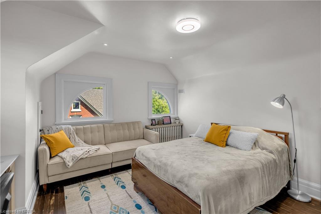 11 Hawarden Avenue Property Photo 27