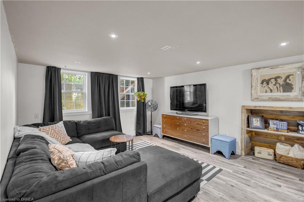 11 Hawarden Avenue Property Photo 29
