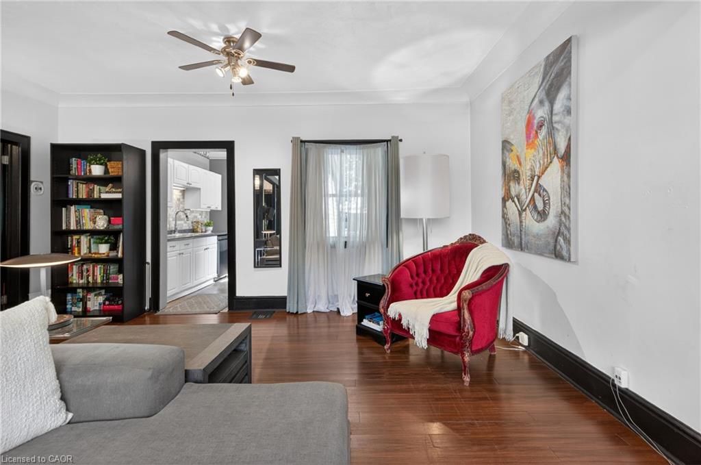 147 Strachan Street E Property Photo 6