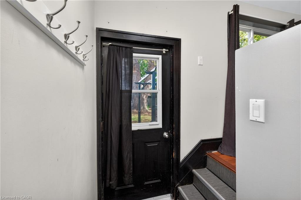 147 Strachan Street E Property Photo 19