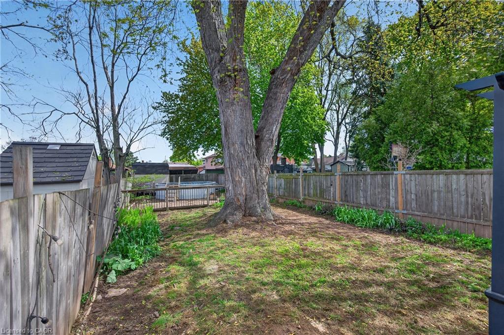147 Strachan Street E Property Photo 21