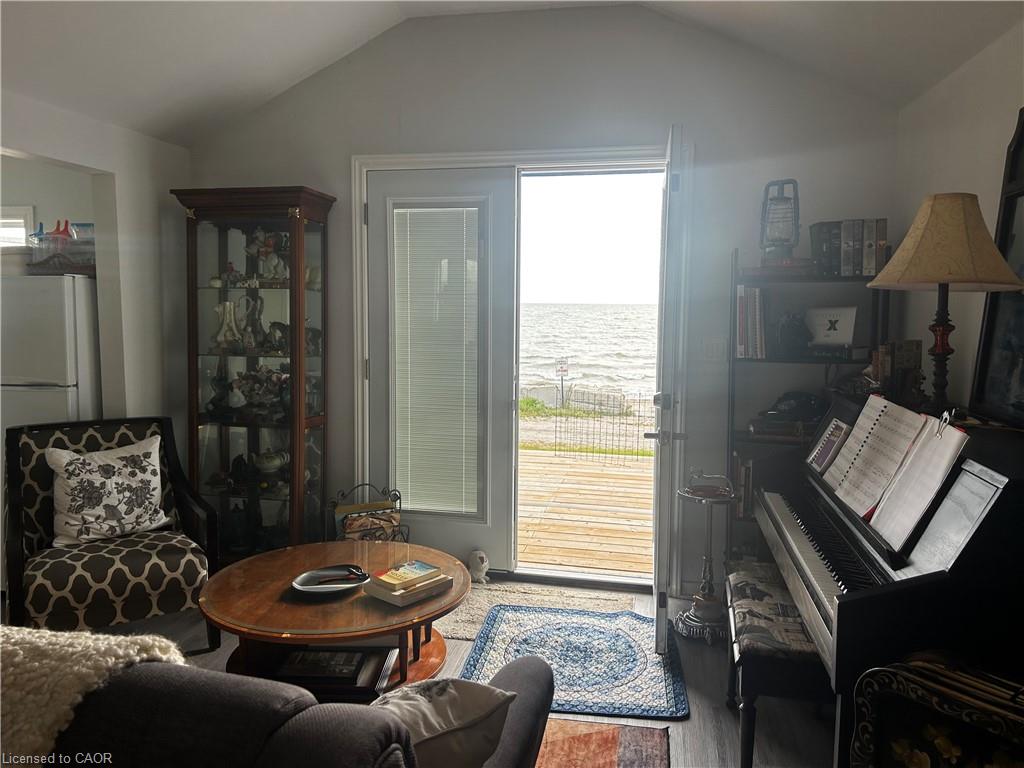 14 Pike Street Property Photo 6