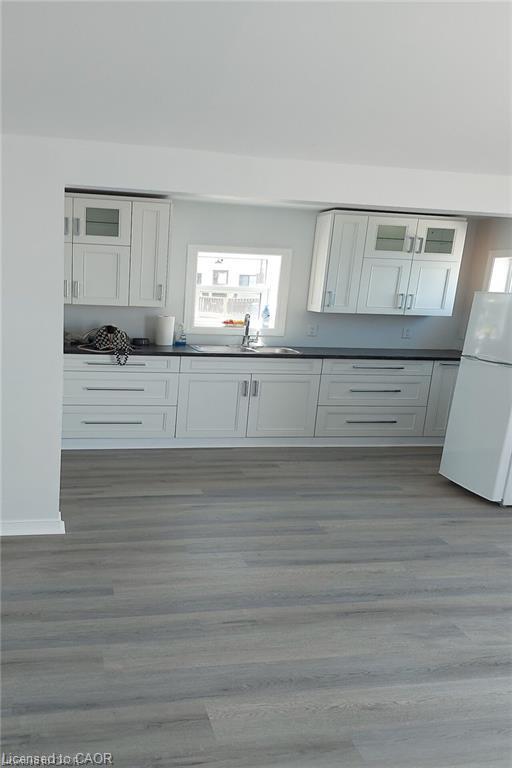 14 Pike Street Property Photo 7