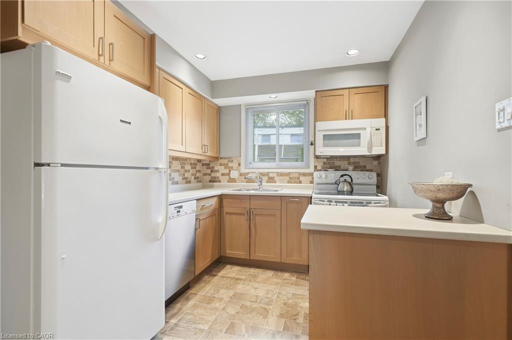9-199 York Road Property Photo 5