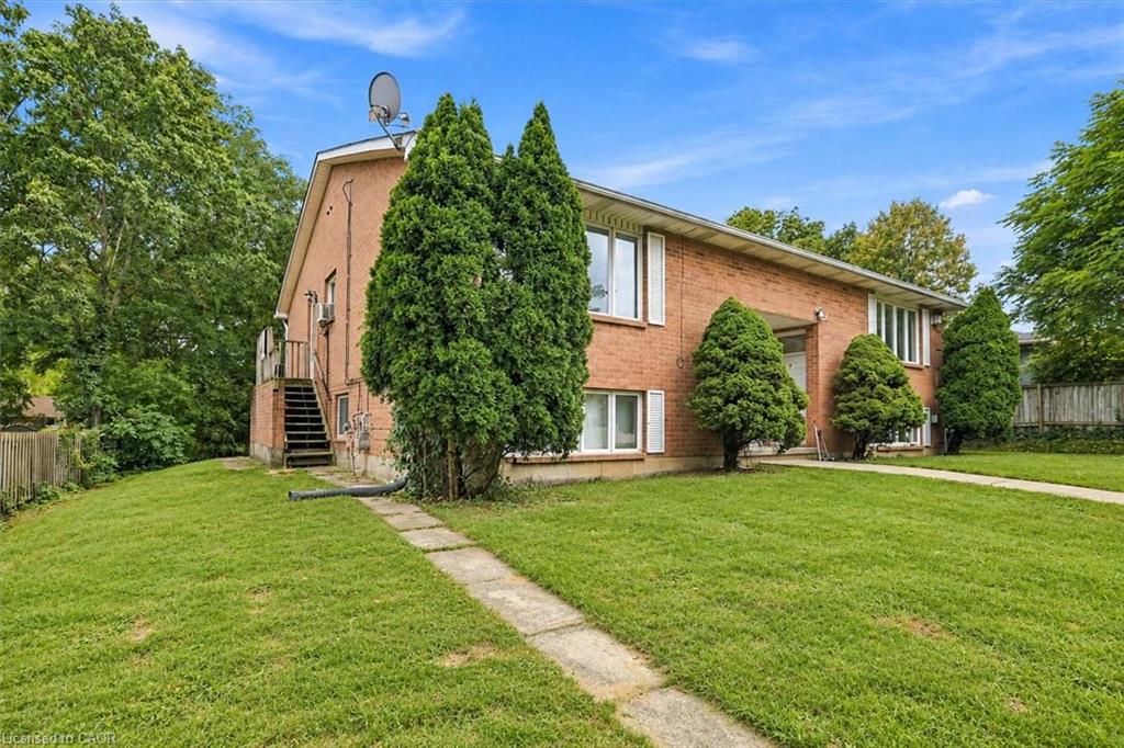 26 Renfrew Street E Property Photo 4