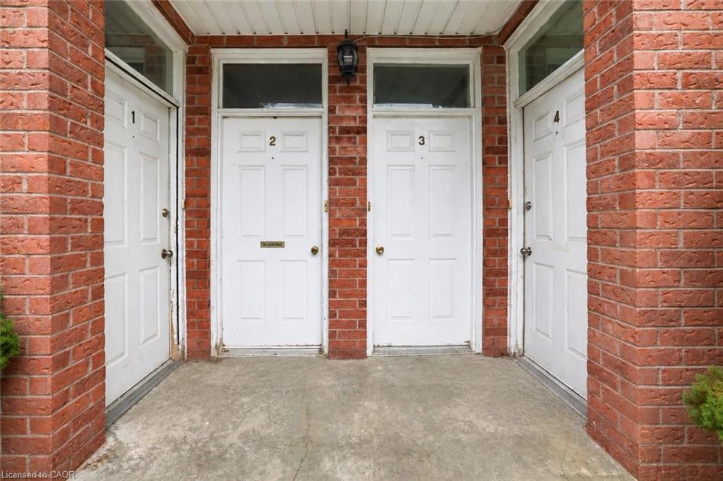 26 Renfrew Street E Property Photo 5
