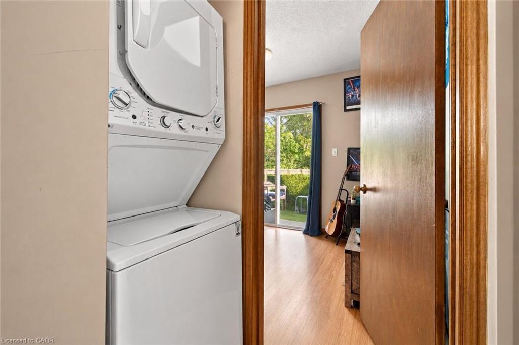 26 Renfrew Street E Property Photo 12