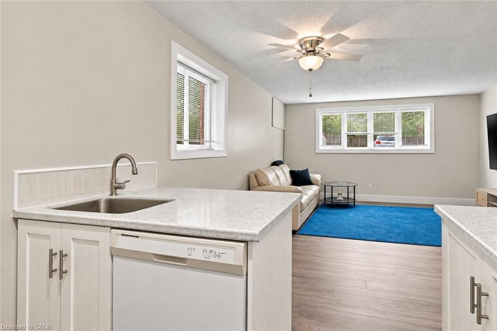 26 Renfrew Street E Property Photo 27