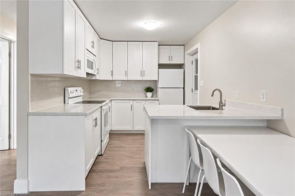 26 Renfrew Street E Property Photo 28