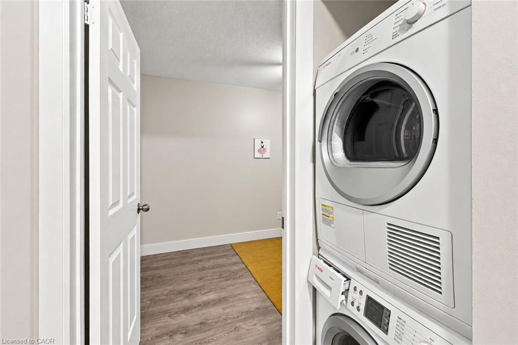 26 Renfrew Street E Property Photo 32